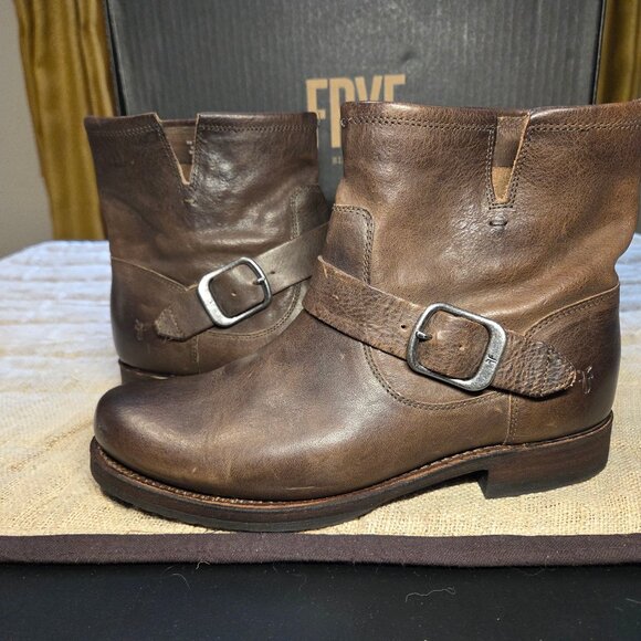 FRYE Veronica Bootie, 8, Like New Condition, With Box - Picture 7 of 11